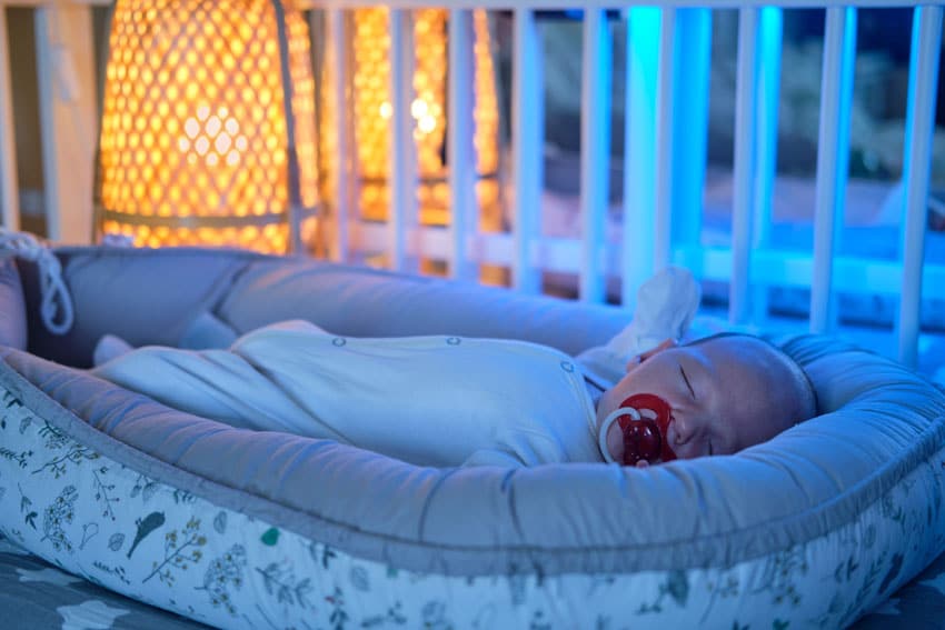 Faire dormir mon bébé dans une nacelle